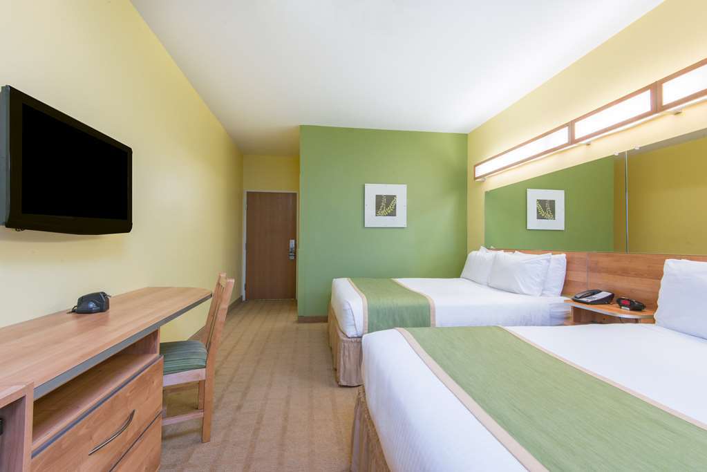 Microtel Inn And Suites By Wyndham Opelika Ruang foto