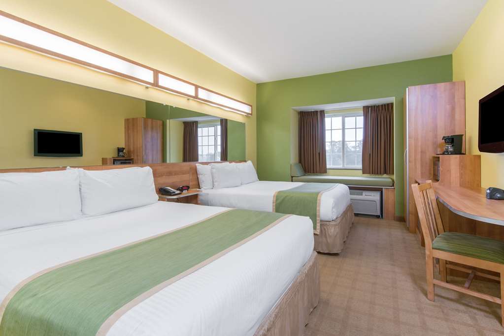 Microtel Inn And Suites By Wyndham Opelika Ruang foto